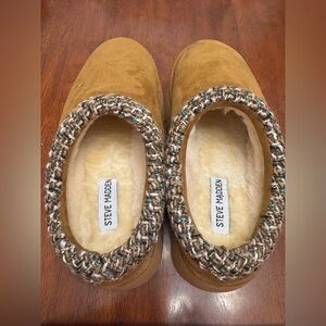 Steve Madden Tan Slippers with Braided Trim